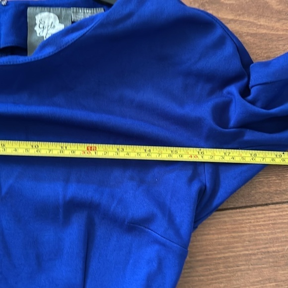 Taylor Swift worn Girls from Savoy dress - Picture 6 of 10